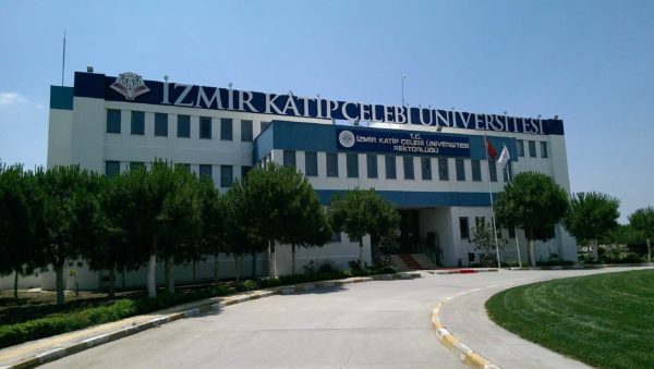 جامعات تركية تدرس طب الأسنان باللغة الانجليزية